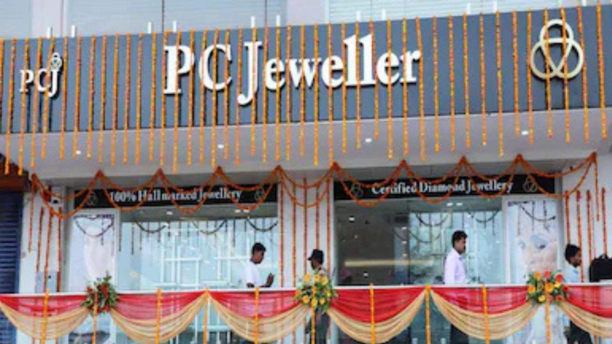 PC Jeweller  share price jumps over 10% as Q4  revenue rises 32.7% YoY to Rs 927.3 crore, net profit up 61.3% 