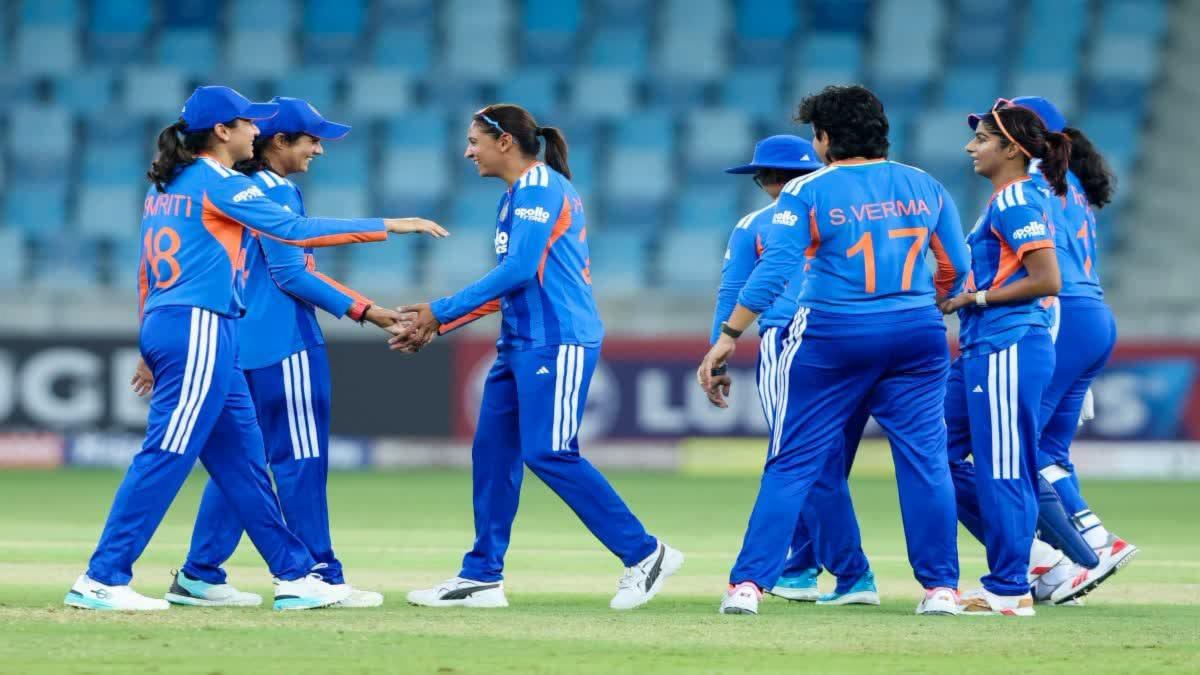 एशिया कप 2026: भारतीय महिला टीम ने मोहसिन नकवी से ट्रॉफी लेने से किया इनकार, मंच पर नहीं पहुंची टीम